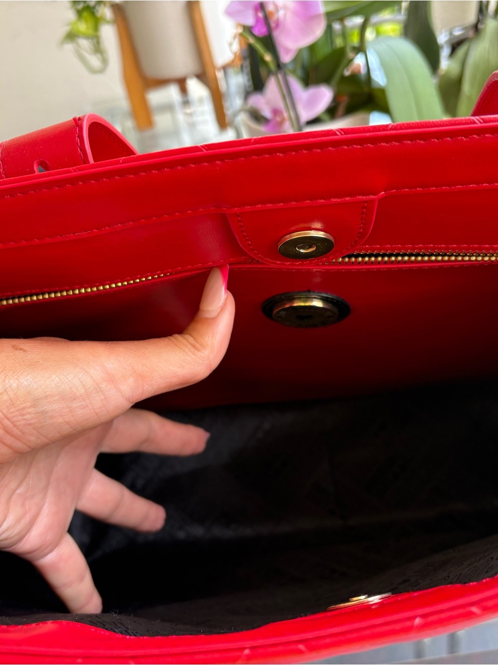 Love Moschino Red Quilted Tote with Black Logo - Picture 5 of 9